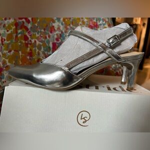 Life Stride Metallic Silver Heels